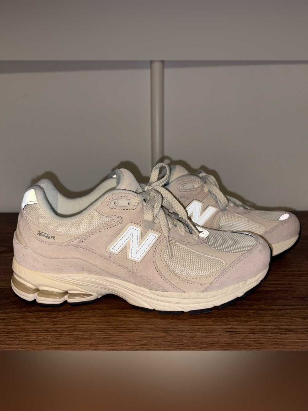 New balance 2002R